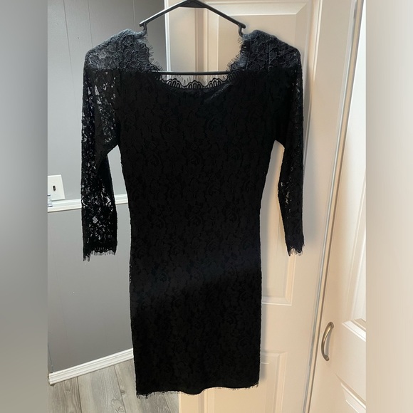 Diane von Furstenberg Zarita Dress in Black Lace size 2 - Picture 5 of 8
